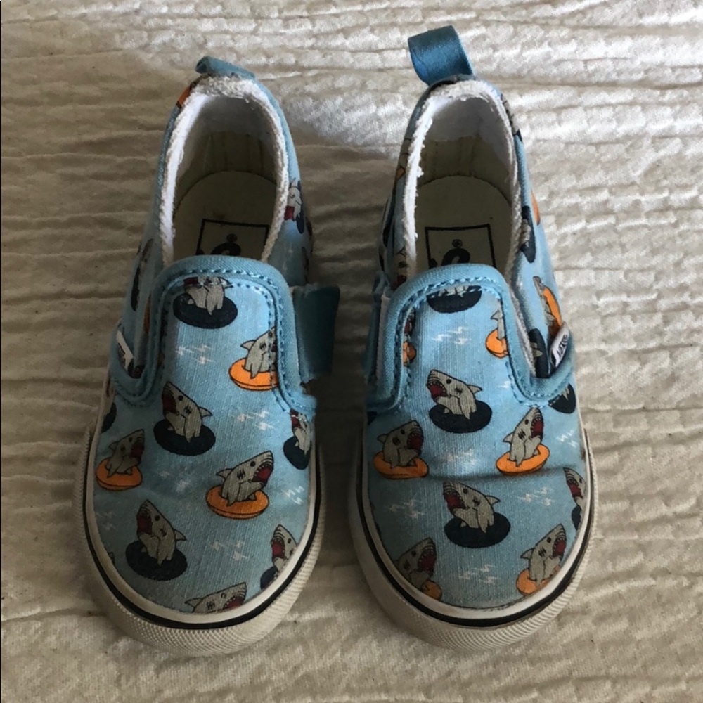 Vans slip on toddler boys in shark print